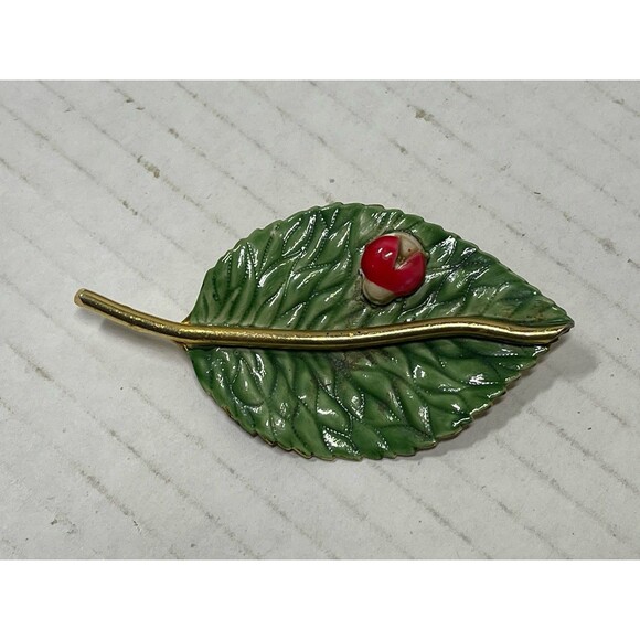 Rare Vintage Ladybug Leaf Enamel Pin Brooch Signed Original by Robert Goldtone - Picture 1 of 4
